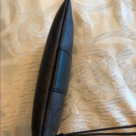 Coach Wristlet - Picture 5 of 8